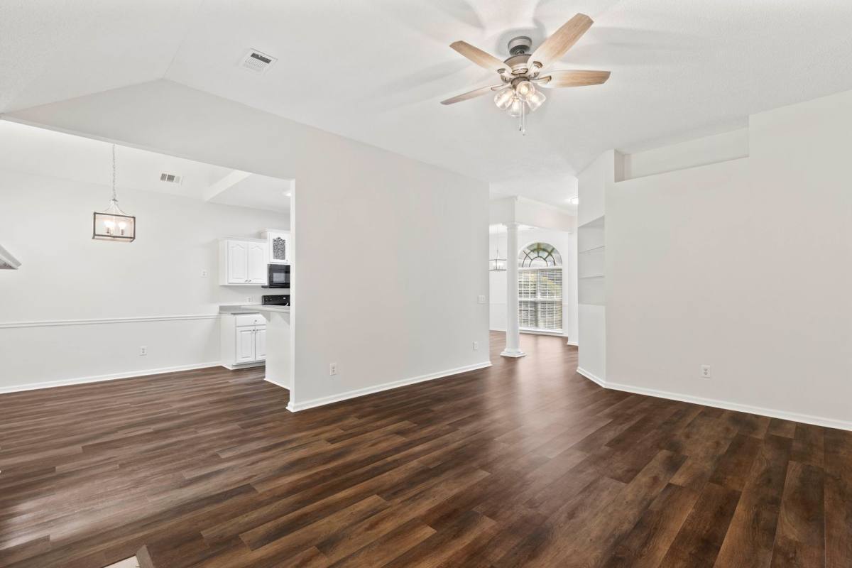 House for rent at 371 Marshview Dr, Richmond Hill, GA 31324