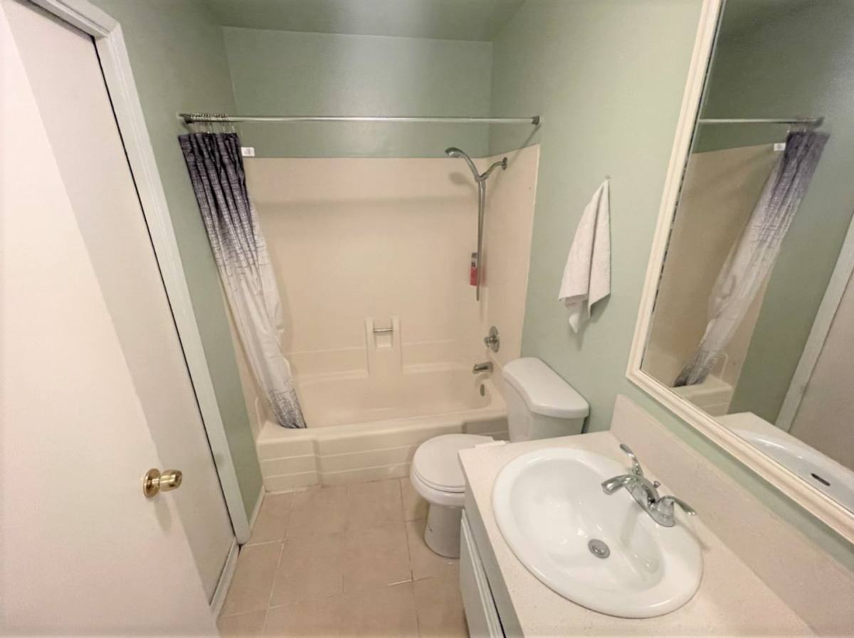 Apartment for rent at 2227 N Broadway E, Santa Ana, CA 92706
