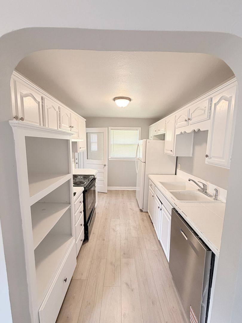 House for rent at 1207 N McCoy St, Independence, MO 64050