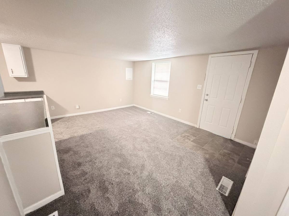 House for rent at 806 1 2 E Devon St, Independence, MO 64055
