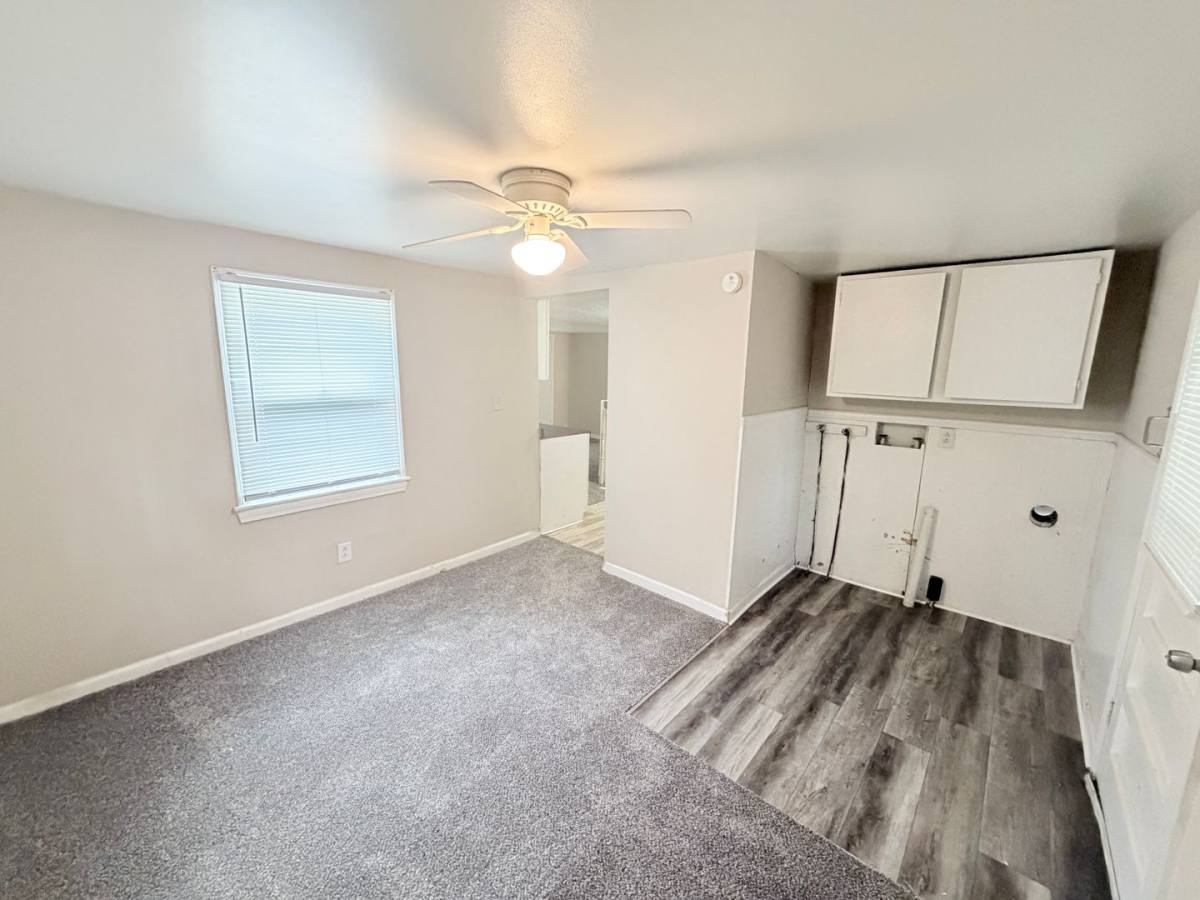 House for rent at 806 1 2 E Devon St, Independence, MO 64055