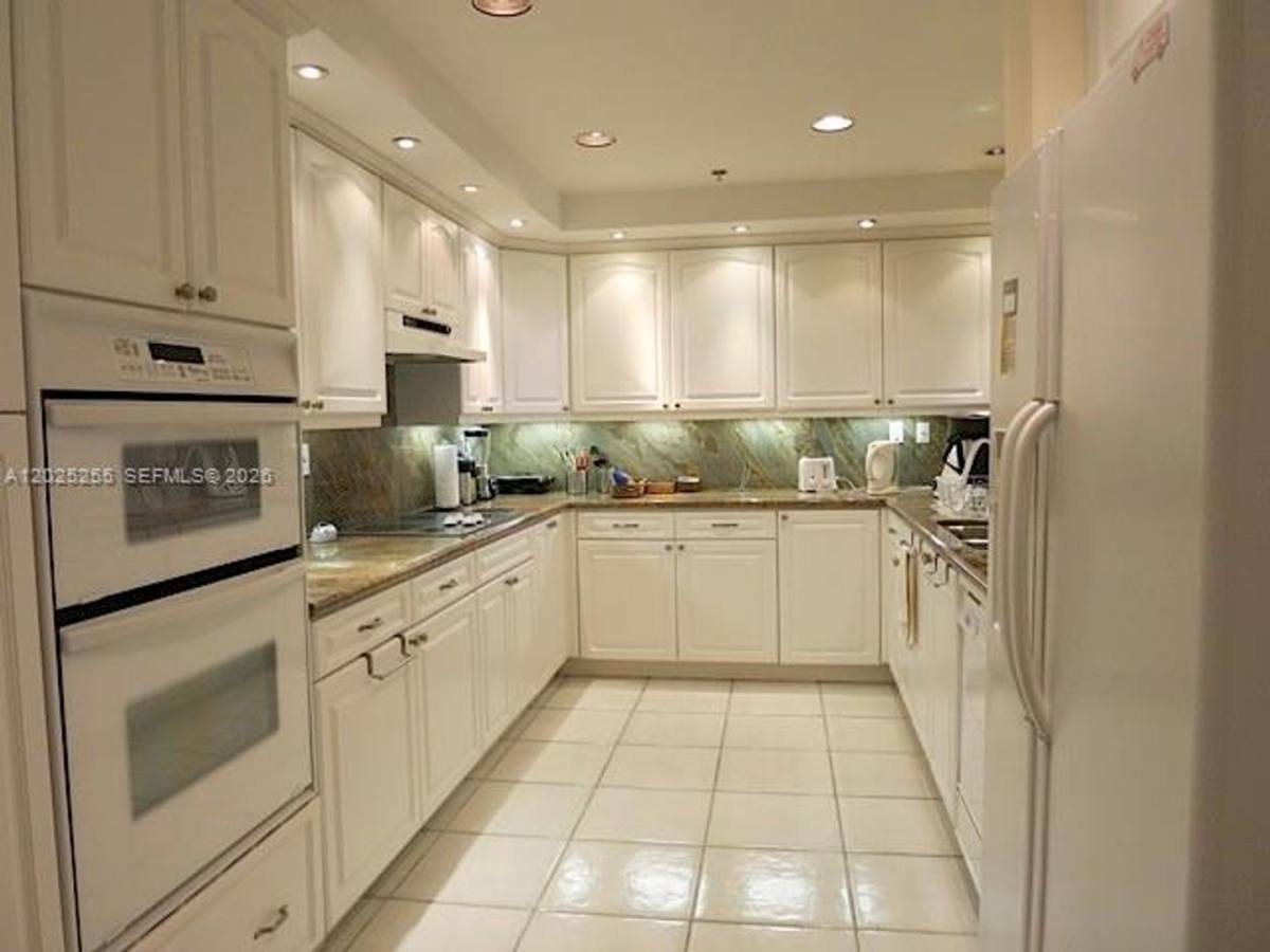 Apartment for rent at 201 Crandon Blvd, Key Biscayne, FL 33149