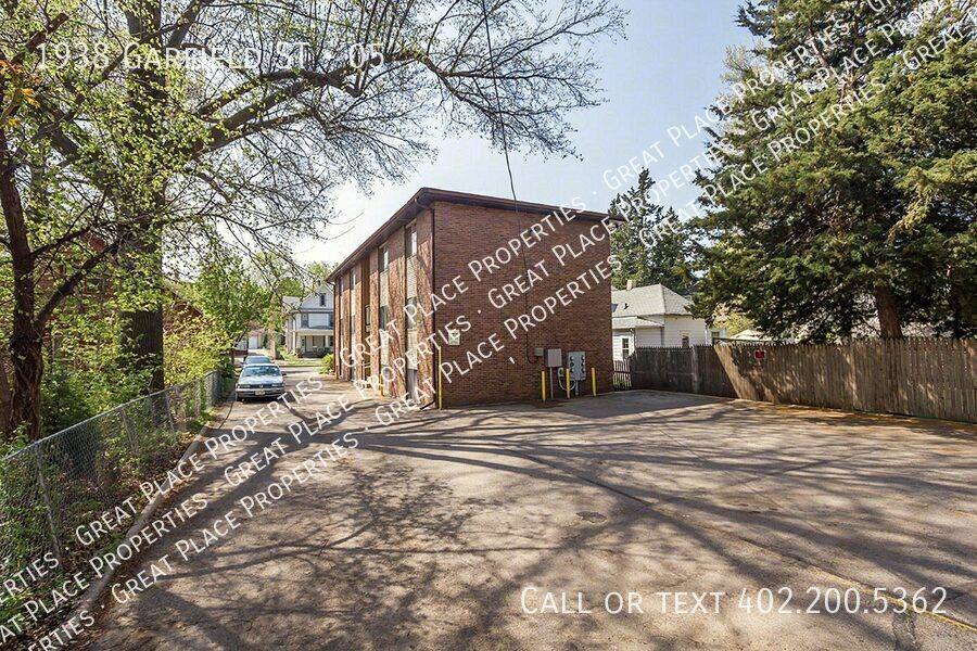 Apartment for rent at 1938 Garfield St #5, Lincoln, NE 68502
