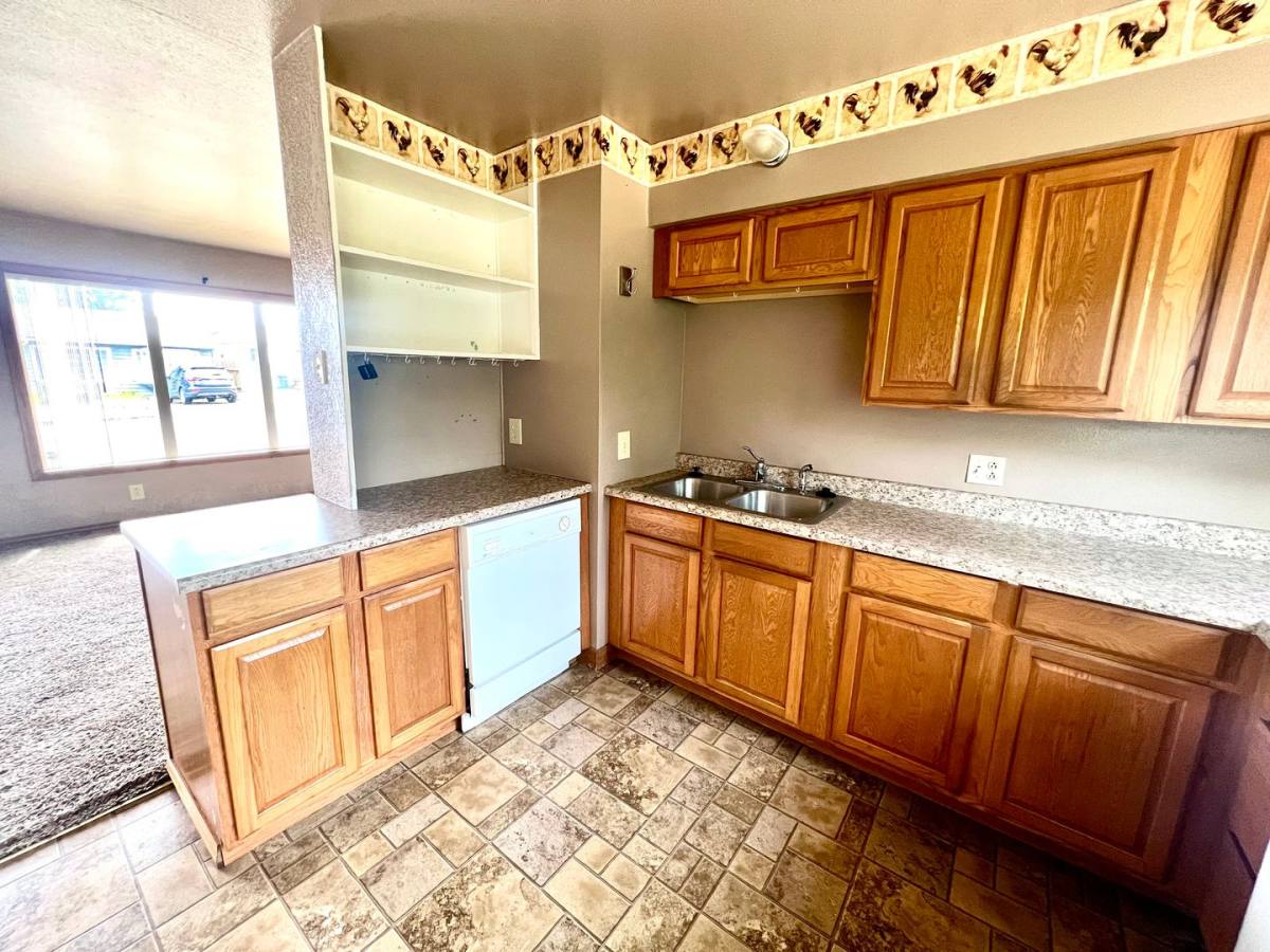House for rent at 1680 Garfield St, North Bend, OR 97459
