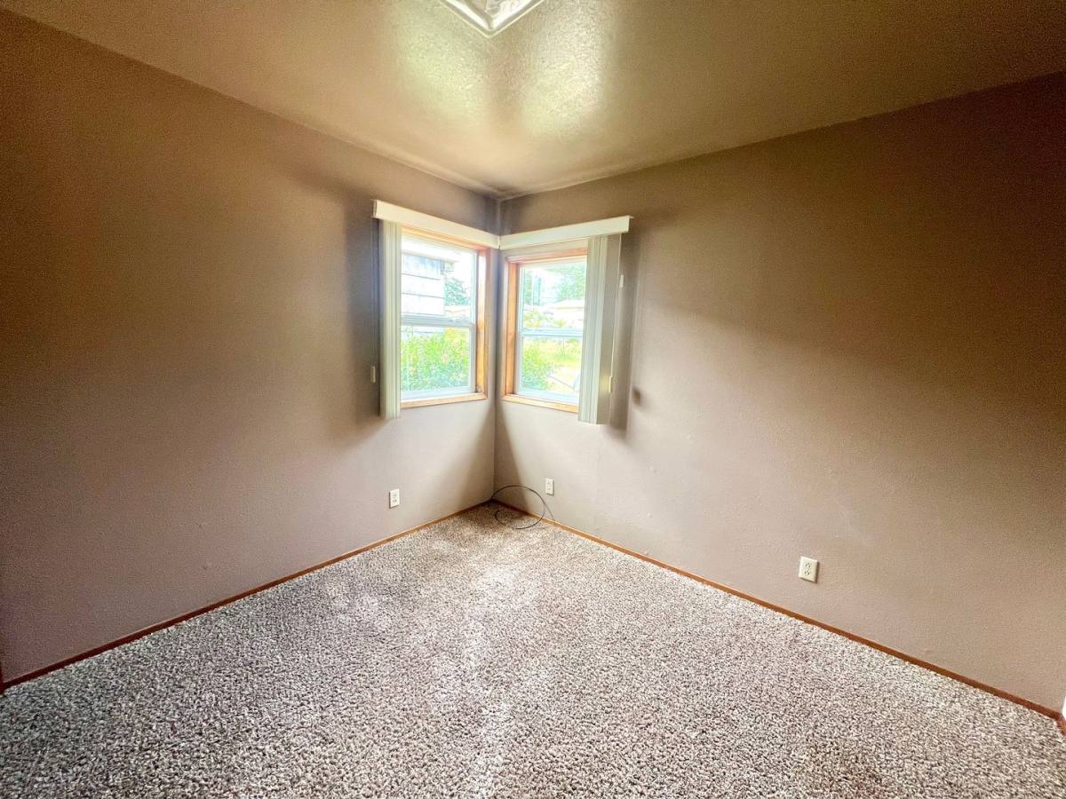 House for rent at 1680 Garfield St, North Bend, OR 97459