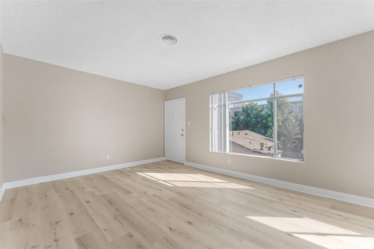 Apartment for rent at 531 W Hyde Park Blvd #14, Inglewood, CA 90302