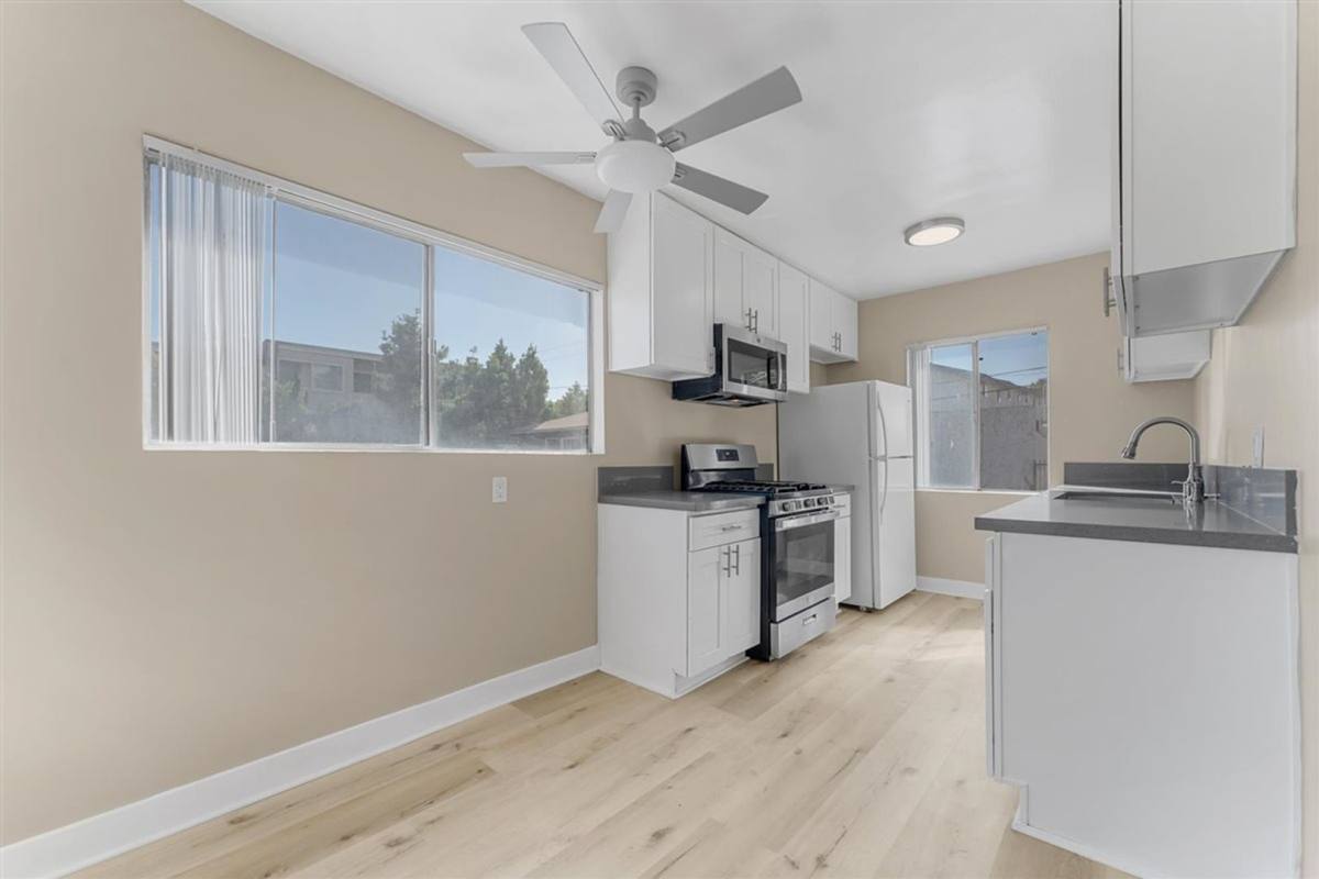 Apartment for rent at 531 W Hyde Park Blvd #14, Inglewood, CA 90302