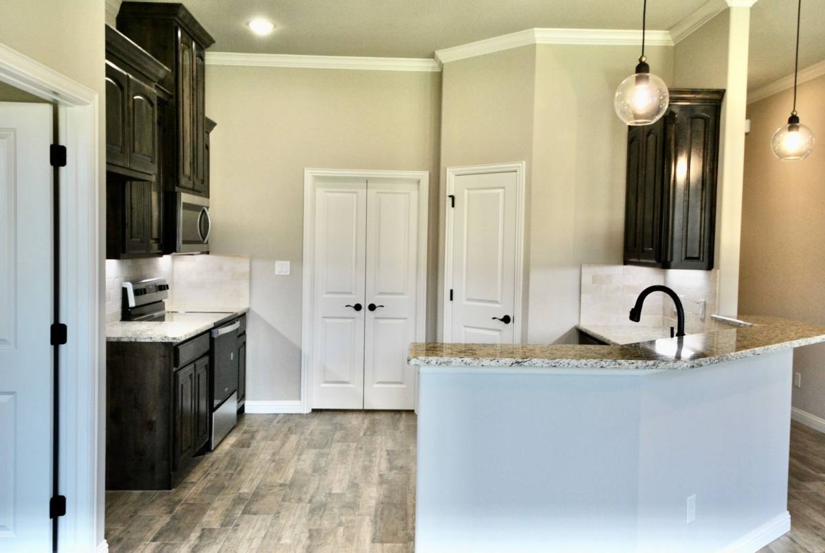 House for rent at 3002 Promenade Dr, Granbury, TX 76049