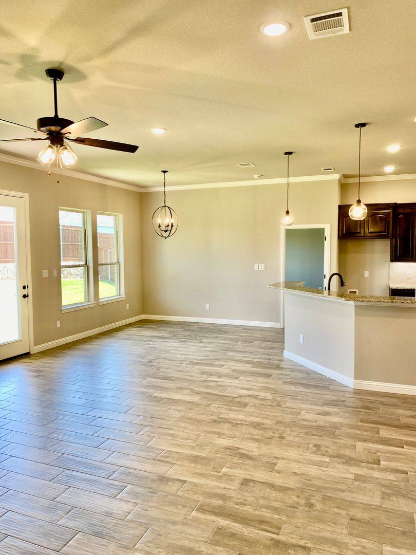 House for rent at 3002 Promenade Dr, Granbury, TX 76049