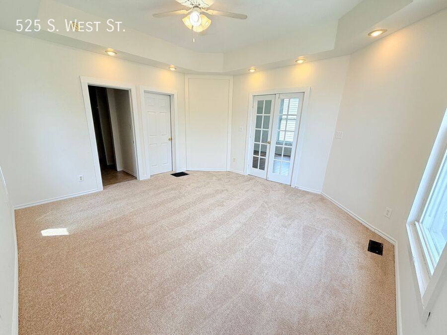 House for rent at 525 S W St, Shelbyville, IN 46176