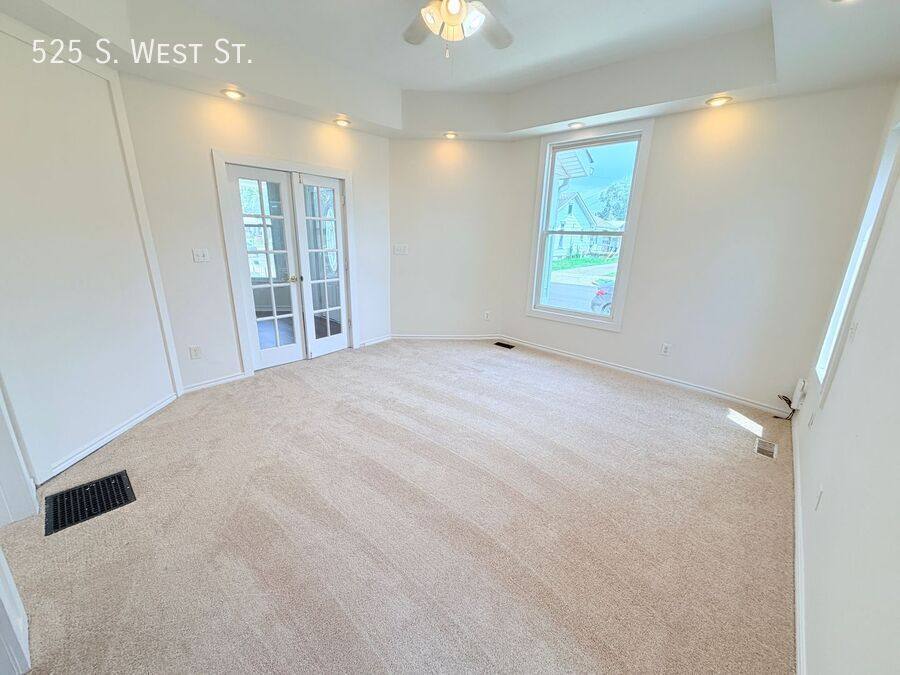House for rent at 525 S W St, Shelbyville, IN 46176