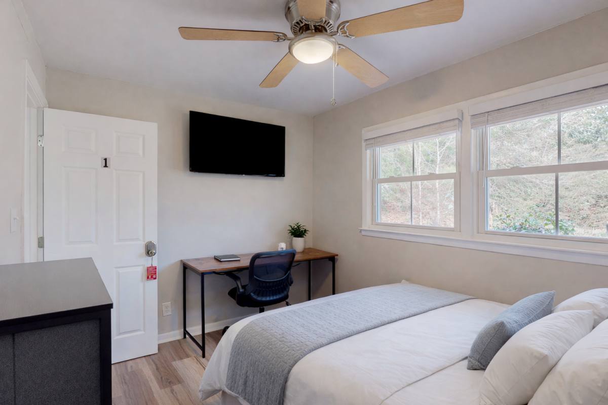House for rent at 4250 Utoy Court Sw- Mogul, Atlanta, GA 30331