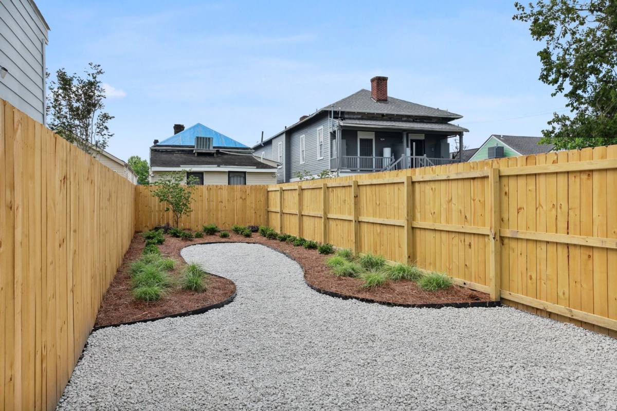 Townhouse for rent at 2725 - 2727 Third St, New Orleans, LA 70113