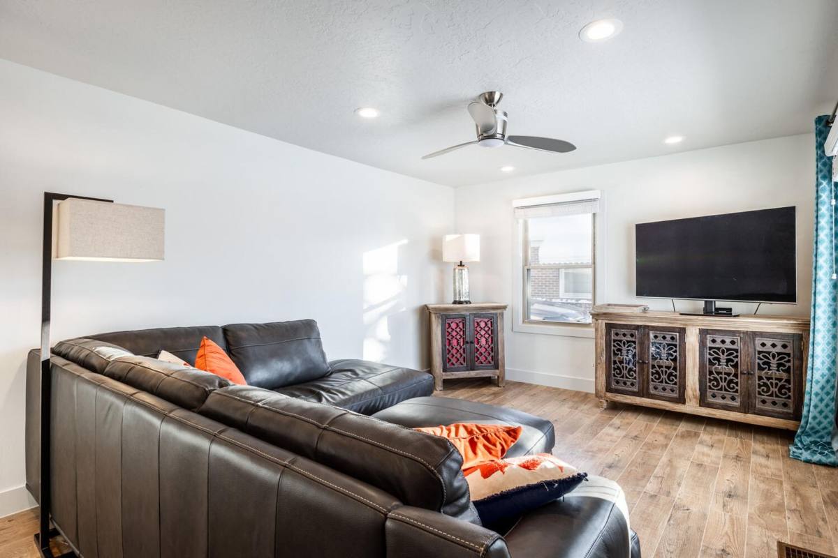 House for rent at 1813 E 1700 S, Salt Lake City, UT 84108