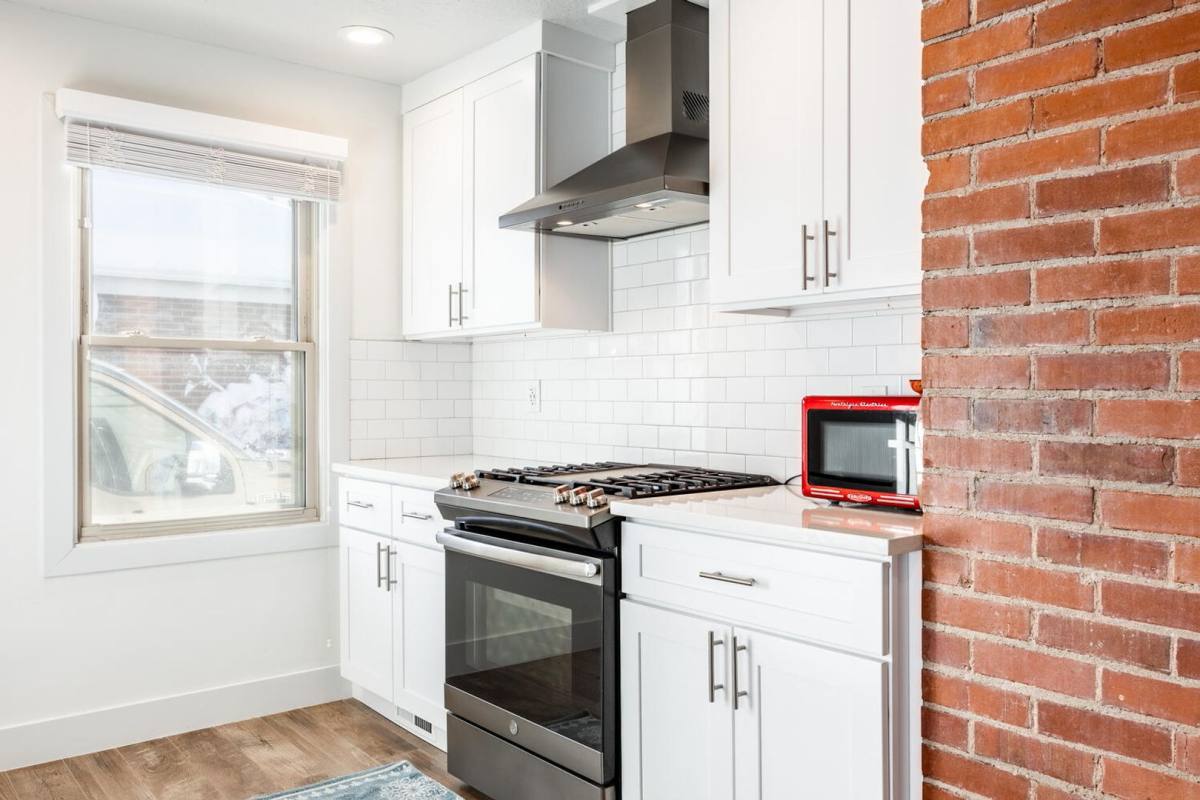 House for rent at 1813 E 1700 S, Salt Lake City, UT 84108