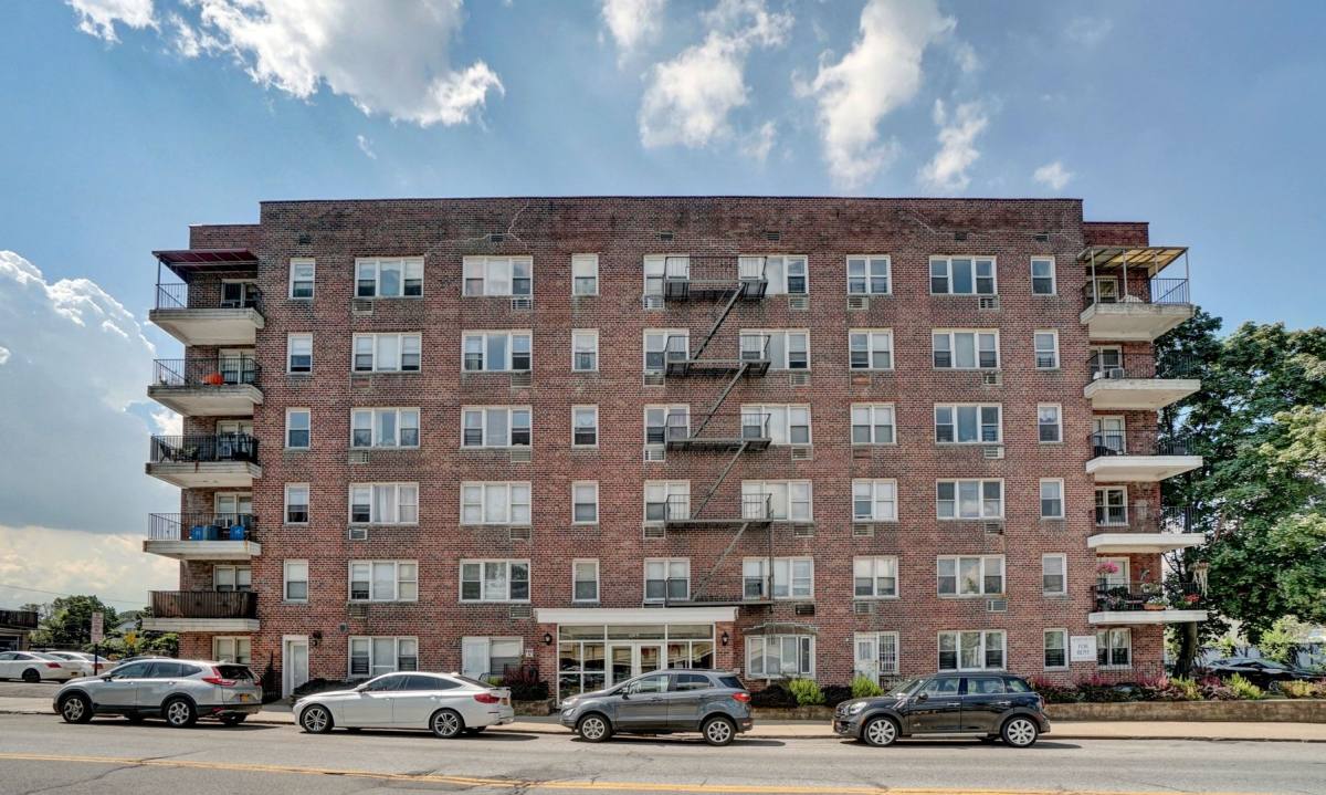 Apartment for rent at 675 McLean Ave, Yonkers, NY 10704