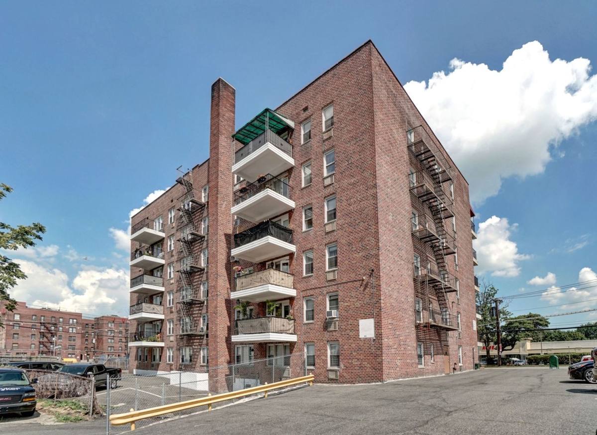Apartment for rent at 675 McLean Ave, Yonkers, NY 10704
