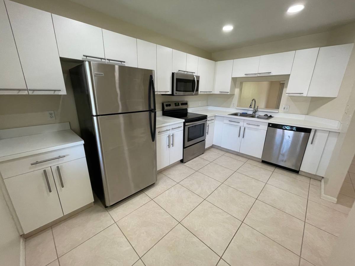Condo for rent at 7768 Jewel Lane, Naples, FL 34109
