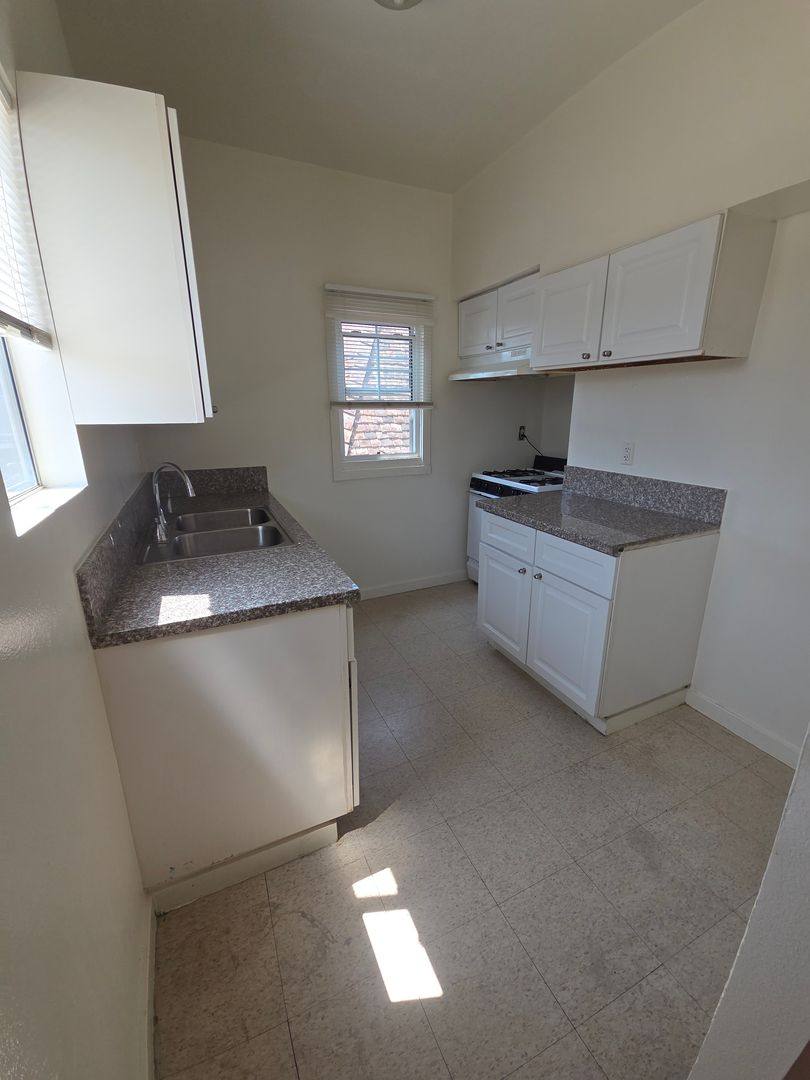 Apartment for rent at 828 S Glendale Ave #15, Glendale, CA 91205
