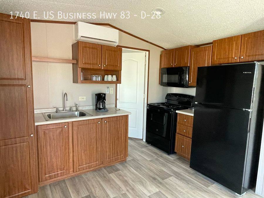Apartment for rent at 1740 E US-Business Highway 83 #D-28, Mission, TX 78572