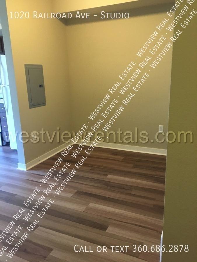 Apartment for rent at 1020 Railroad Ave, Bellingham, WA 98225