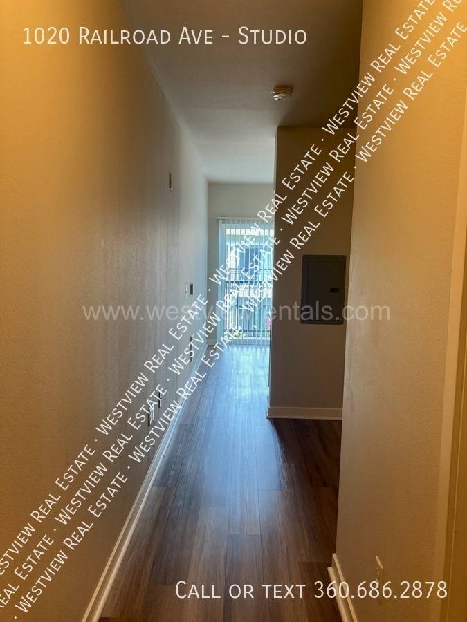 Apartment for rent at 1020 Railroad Ave, Bellingham, WA 98225