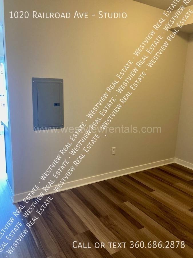 Apartment for rent at 1020 Railroad Ave, Bellingham, WA 98225