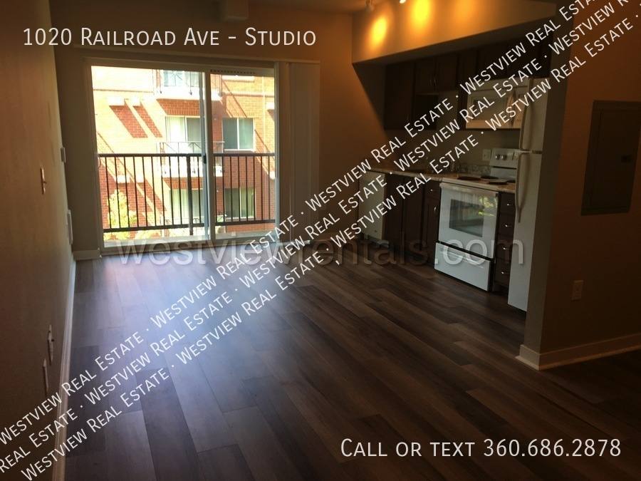 Apartment for rent at 1020 Railroad Ave, Bellingham, WA 98225