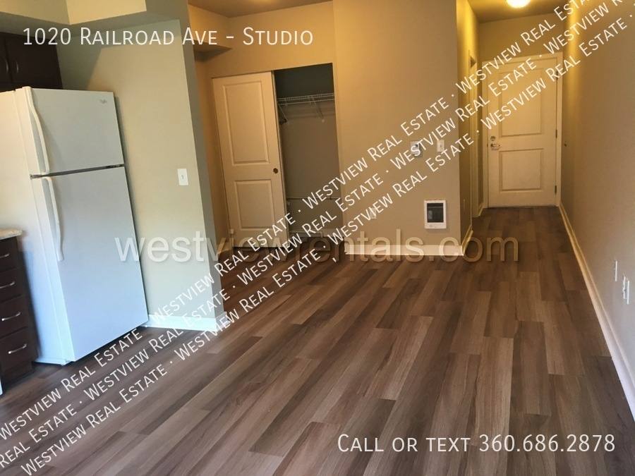 Apartment for rent at 1020 Railroad Ave, Bellingham, WA 98225