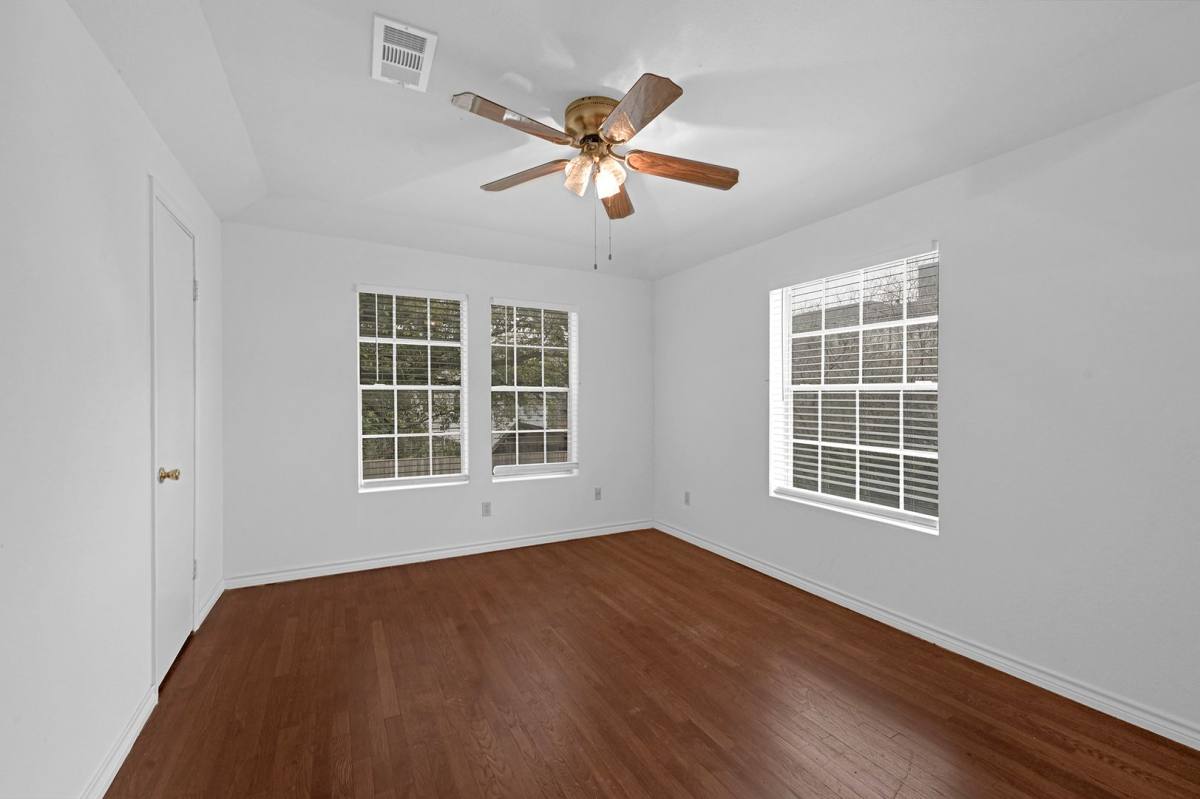 Apartment for rent at 4109 Jack St, Houston, TX 77006