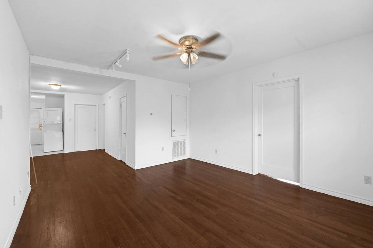 Apartment for rent at 4109 Jack St, Houston, TX 77006