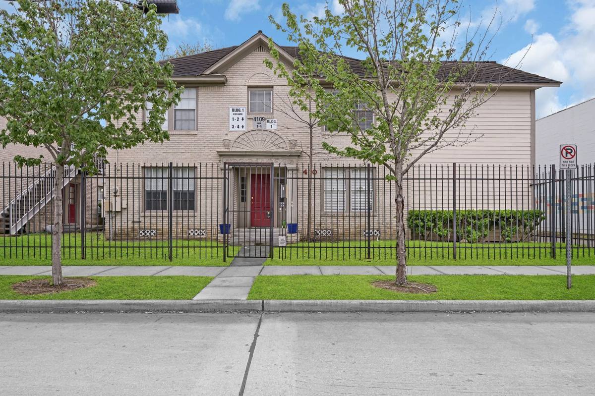 Apartment for rent at 4109 Jack St, Houston, TX 77006