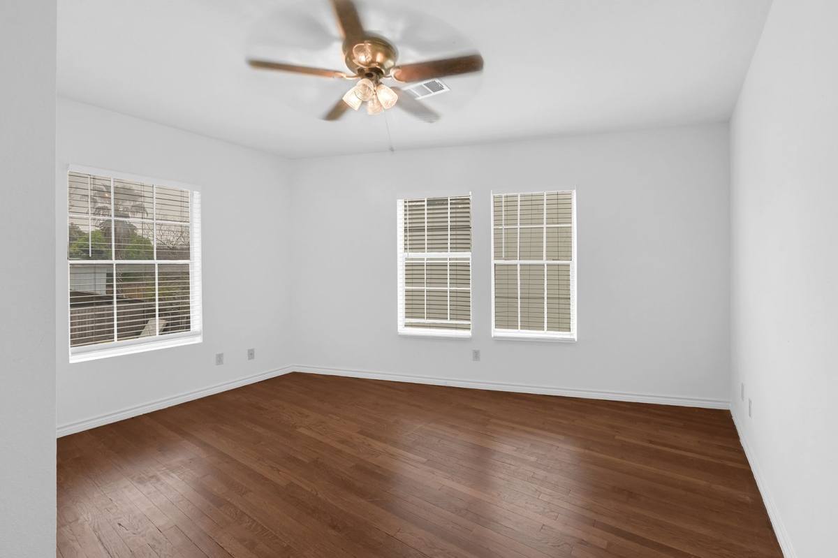 Apartment for rent at 4109 Jack St, Houston, TX 77006