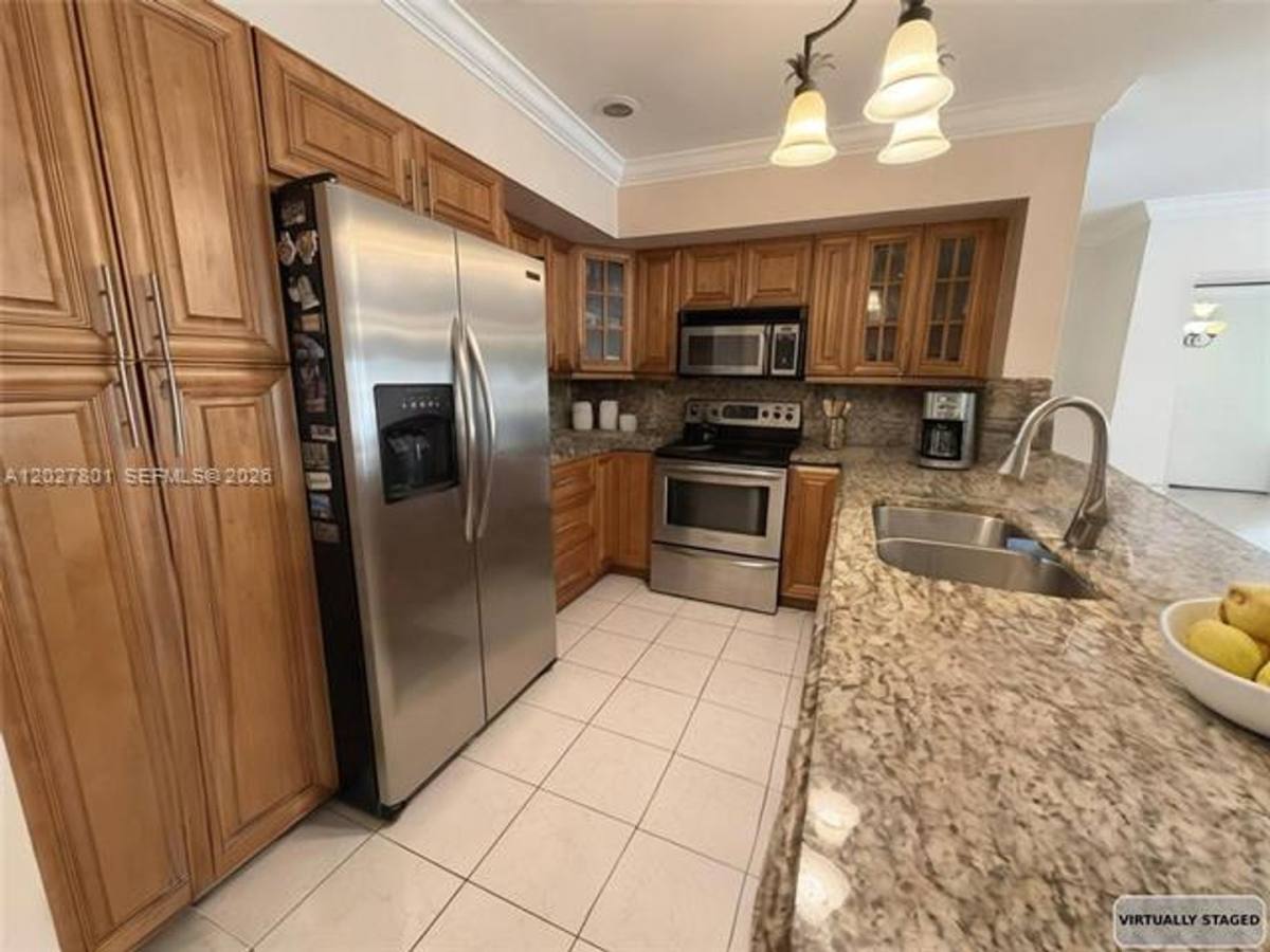 Townhouse for rent at 8317 Balgowan Rd, Hialeah, FL 33016