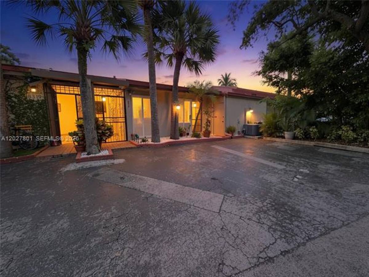 Townhouse for rent at 8317 Balgowan Rd, Hialeah, FL 33016