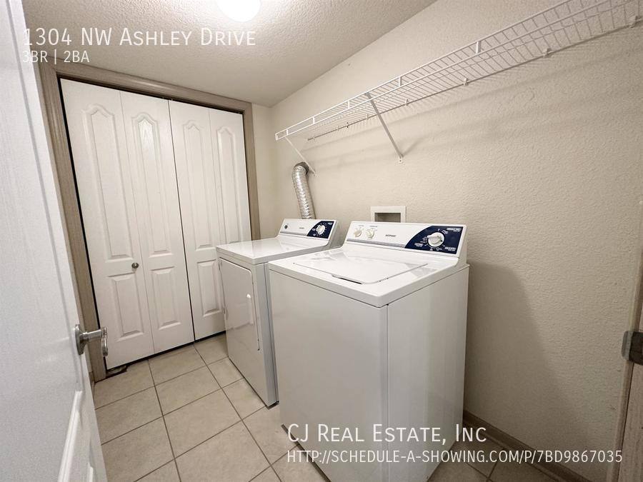 House for rent at 1304 NW Ashley Dr, Grain Valley, MO 64029