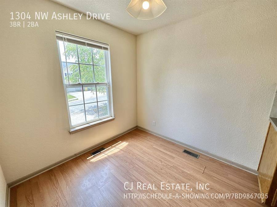 House for rent at 1304 NW Ashley Dr, Grain Valley, MO 64029