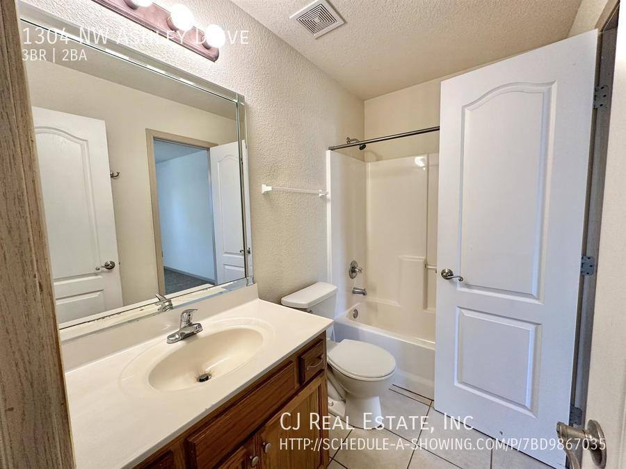 House for rent at 1304 NW Ashley Dr, Grain Valley, MO 64029