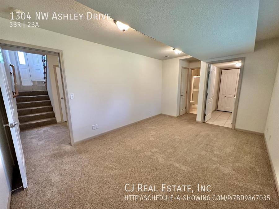 House for rent at 1304 NW Ashley Dr, Grain Valley, MO 64029