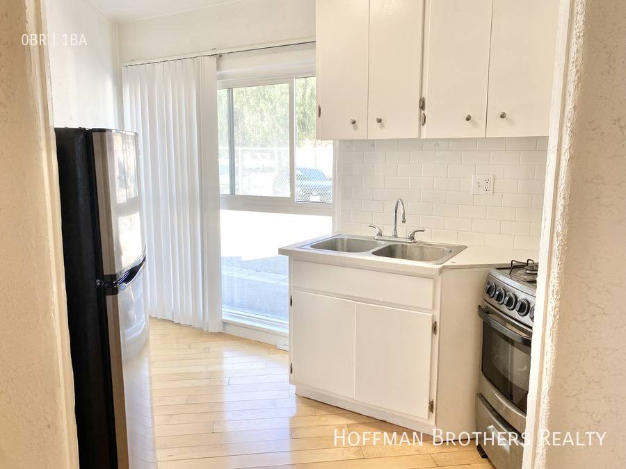Apartment for rent at 473 S Roxbury Dr #1 2, Beverly Hills, CA 90212