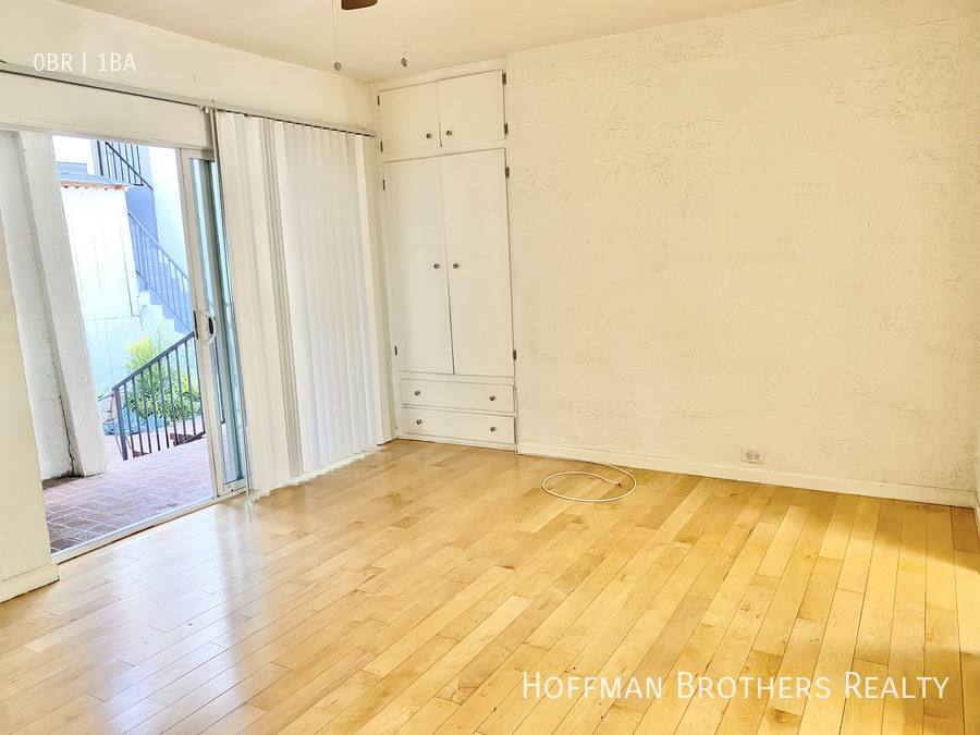 Apartment for rent at 473 S Roxbury Dr #1 2, Beverly Hills, CA 90212