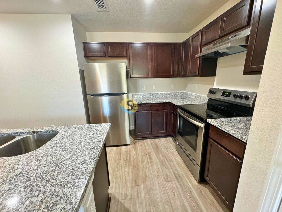 Apartment for rent at 7632 Mailes Court #7632102, Jacksonville, FL 32210