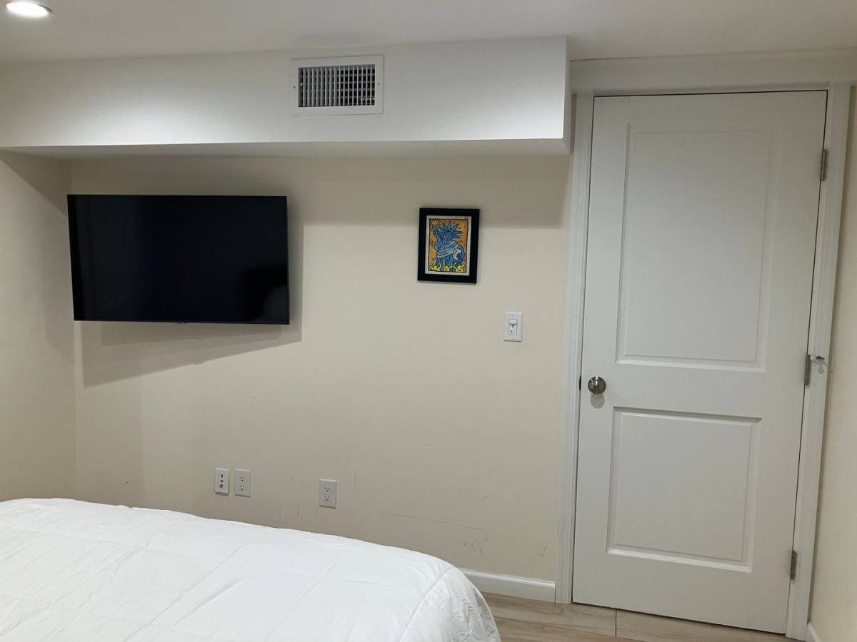 Apartment for rent at 18 51st St, West New York, NJ 07093