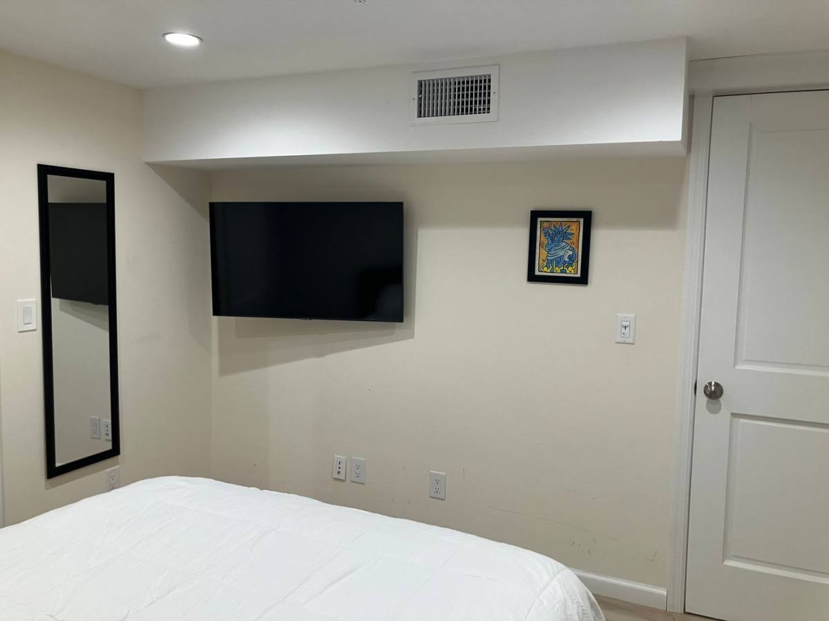 Apartment for rent at 18 51st St, West New York, NJ 07093
