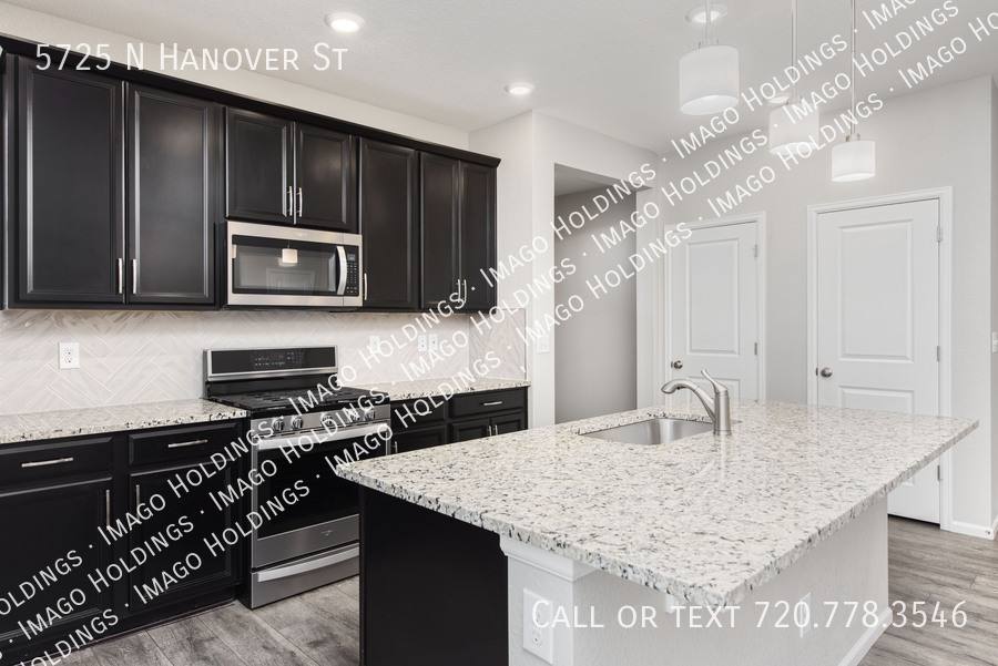 Townhouse for rent at 5725 N Hanover St, Denver, CO 80238