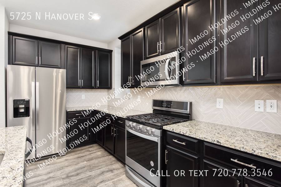 Townhouse for rent at 5725 N Hanover St, Denver, CO 80238