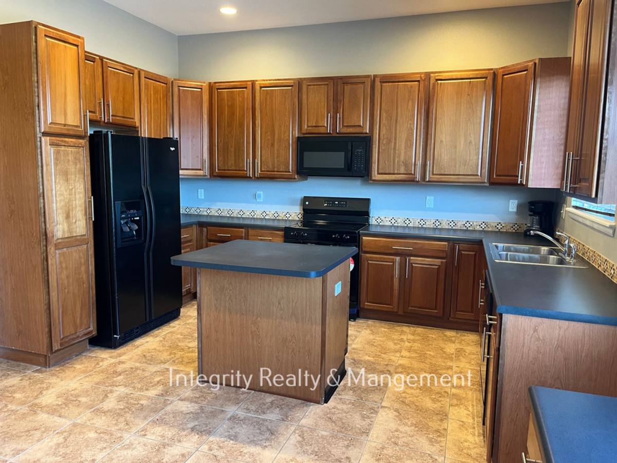 Townhouse for rent at 1496 Royal Troon Dr, Castle Rock, CO 80104