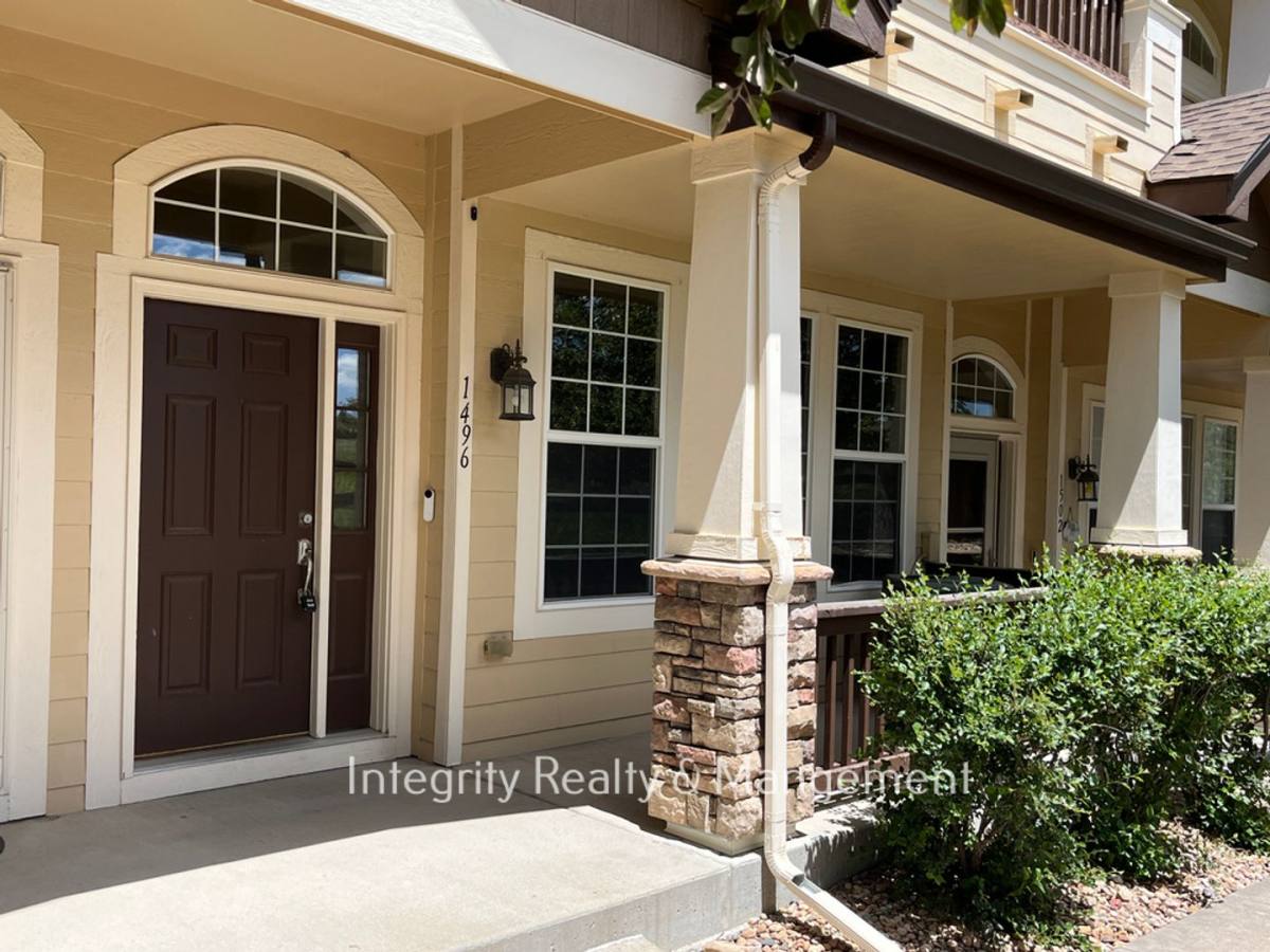 Townhouse for rent at 1496 Royal Troon Dr, Castle Rock, CO 80104