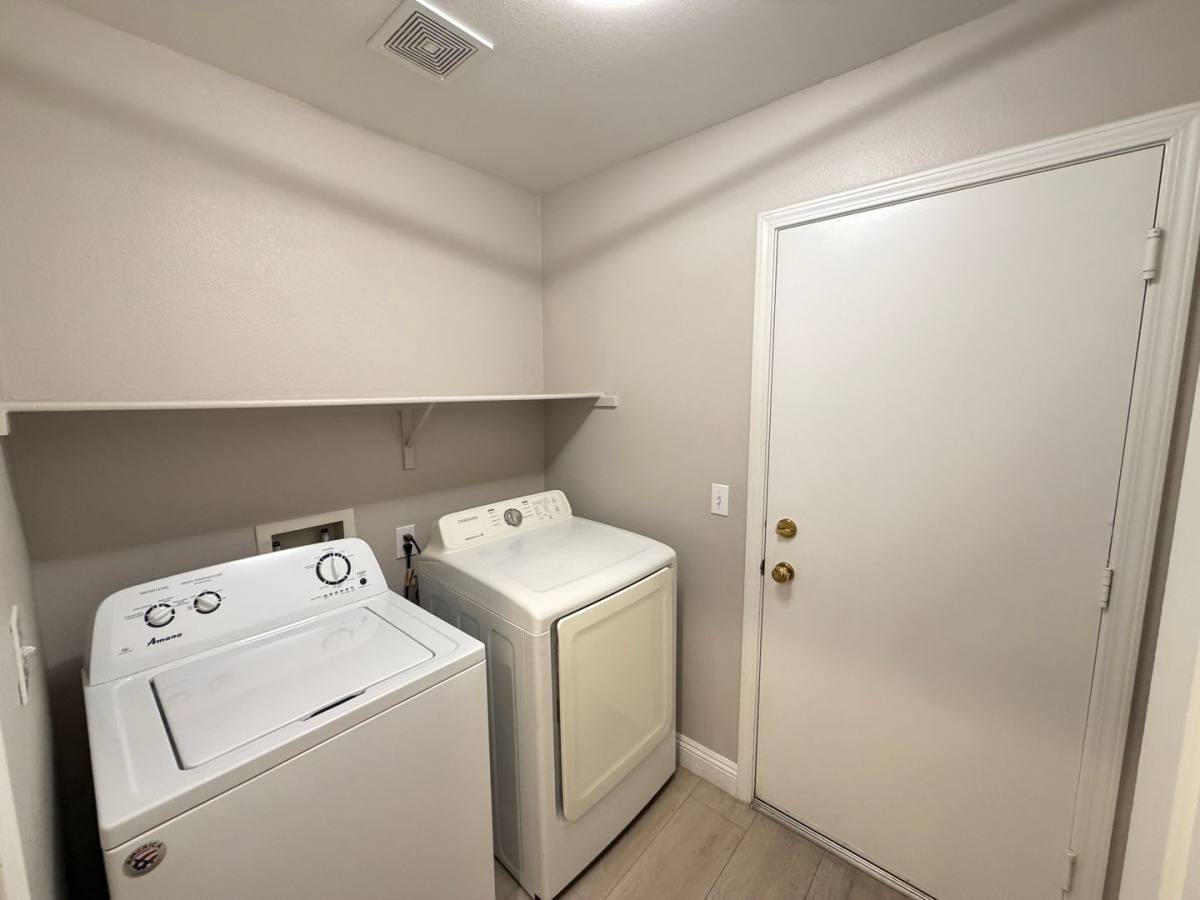 House for rent at 1433 Iron Springs Dr, Las Vegas, NV 89144
