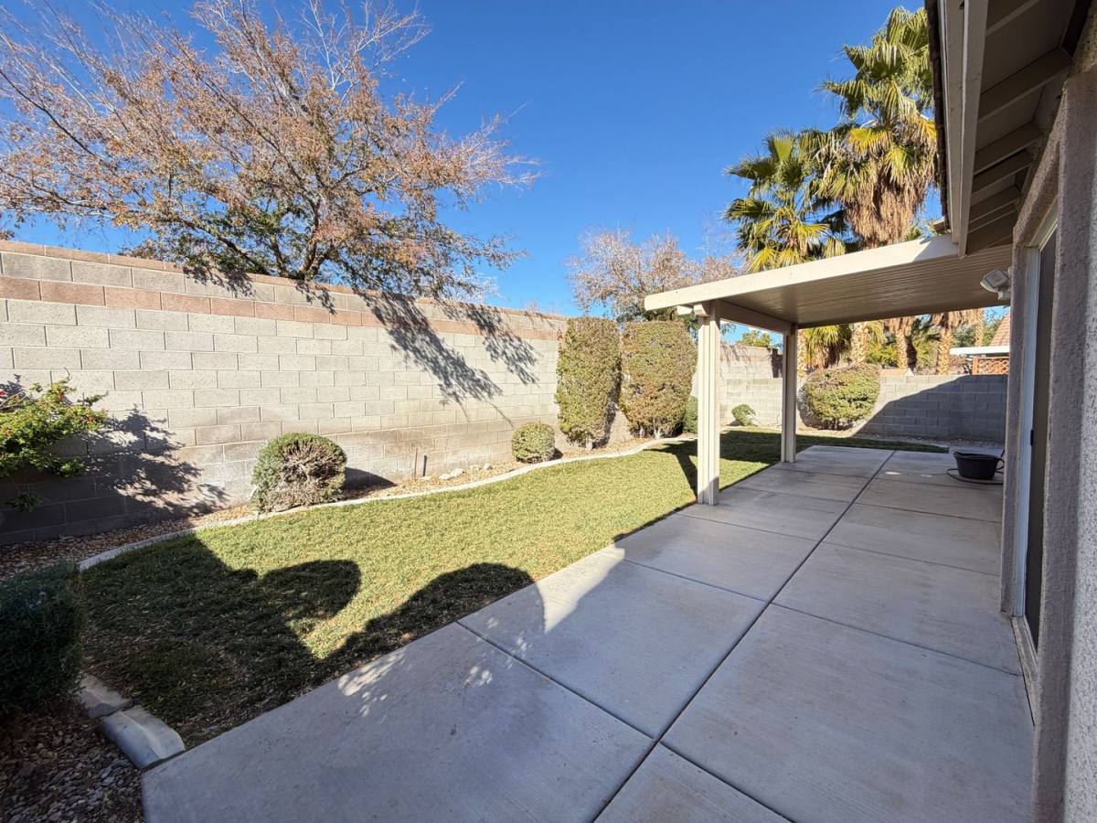 House for rent at 1433 Iron Springs Dr, Las Vegas, NV 89144